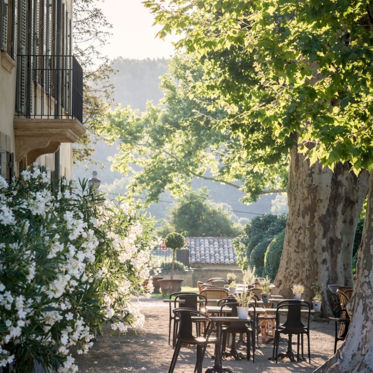 hotel-le-domaine-de-fontenille-ristorante-terrasse-sur-les-jardins