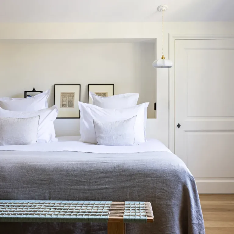 hotel-domaine-de-fontenille-luberon-habitacion-suite-amelie-cabecero