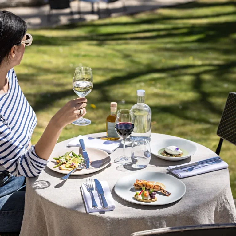 hotel-domaine-de-fontenille-riunione-di-maggio-festa-dei-mari