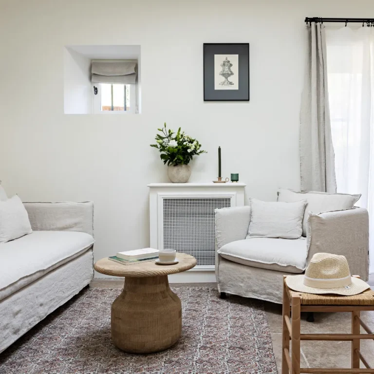 hotel-domaine-de-fontenille-luberon-chambre-suite-espace-salon