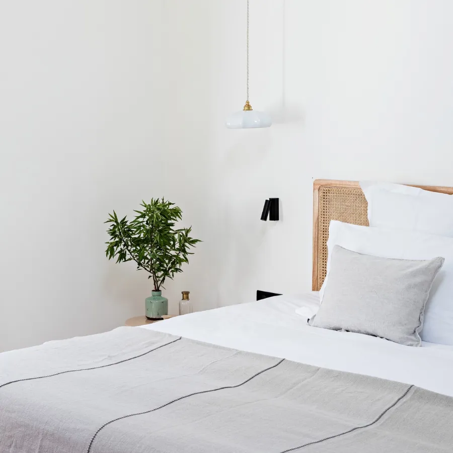 hotel-domaine-de-fontenille-luberon-chambre-superieure-tete-de-lit
